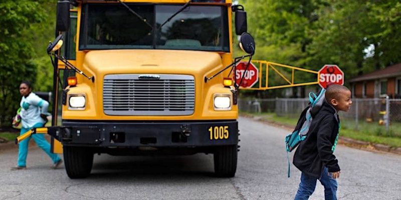 School Bus Stopping Rules in USA