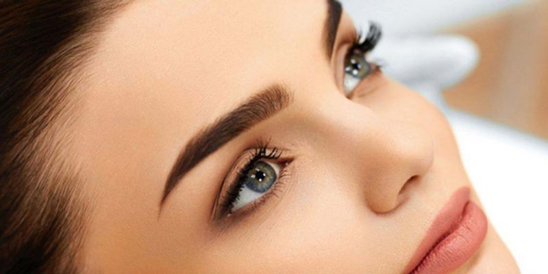 microblading eyebrows