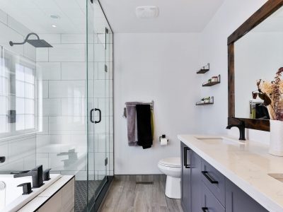 Small Modern Guest Bathroom Ideas