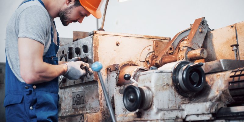 The Role of Hydraulic Surface Grinding Machines in Industries